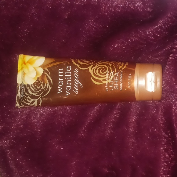 Bath & Body Works Other - Bath & Body Works 8oz Warm Vanilla Sugar 24 Hour Moisture Body Cream